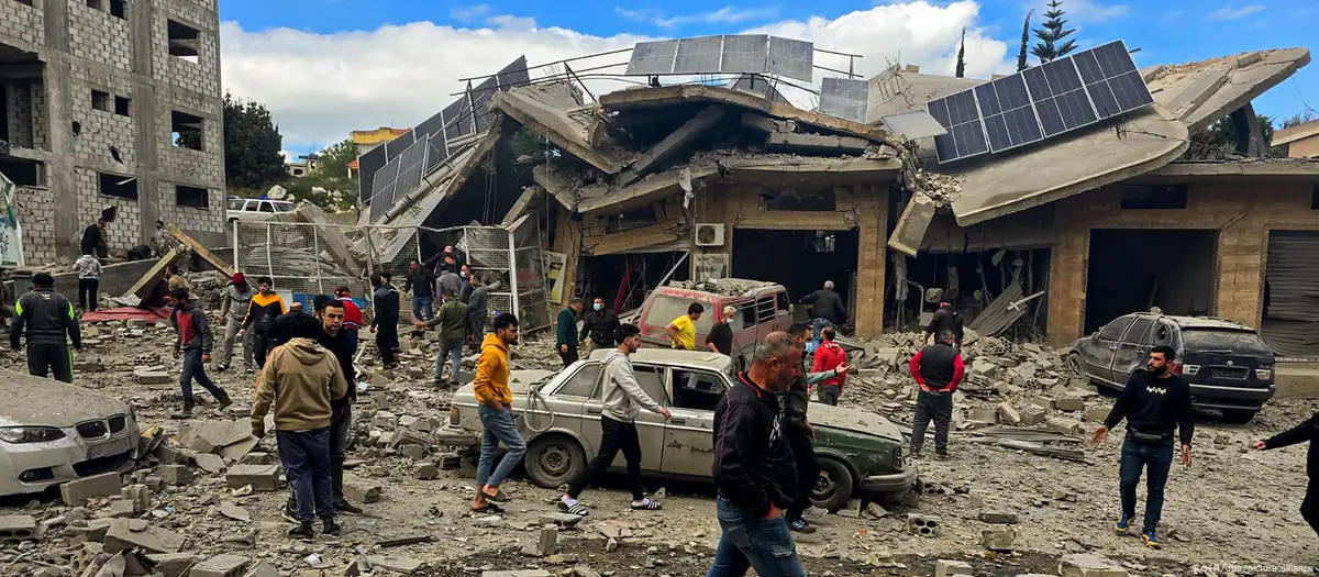 israeli airstrike in lebanon destroys buildings