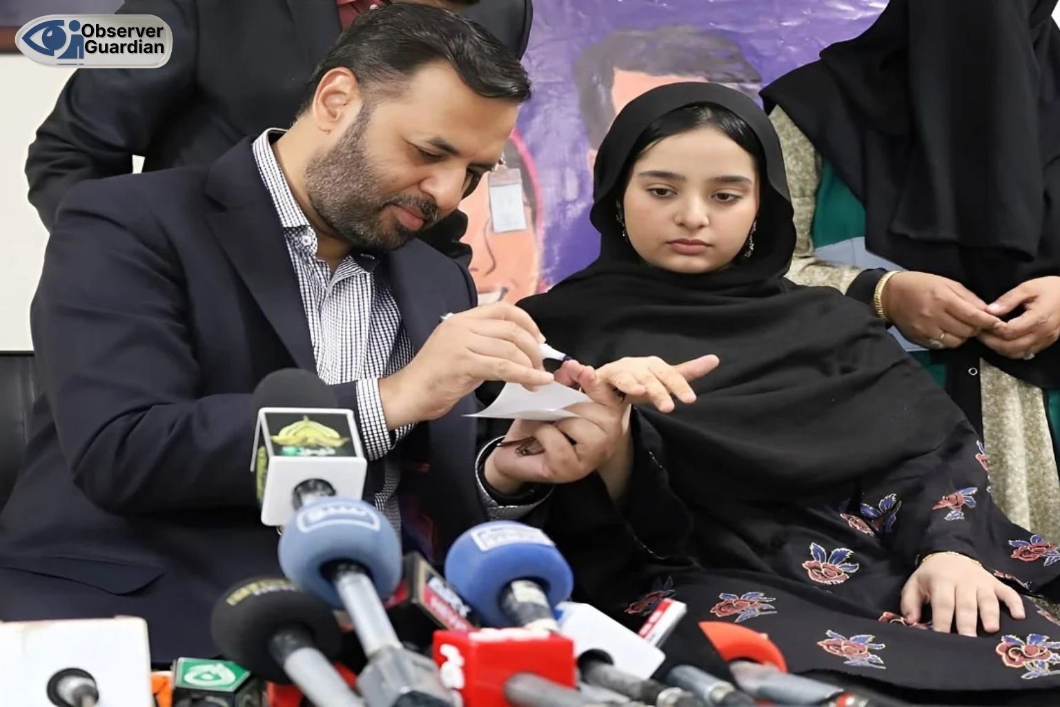 Health Minister Kamal Gets His Daughter Vaccinated