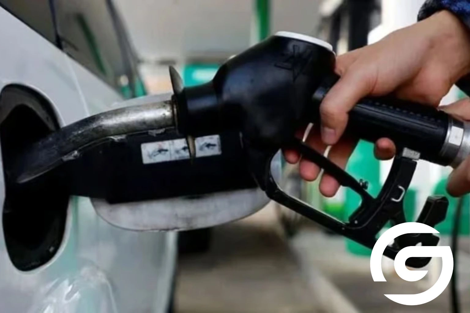 Petrol Prices Likely to Drop Across Pakistan From October 16