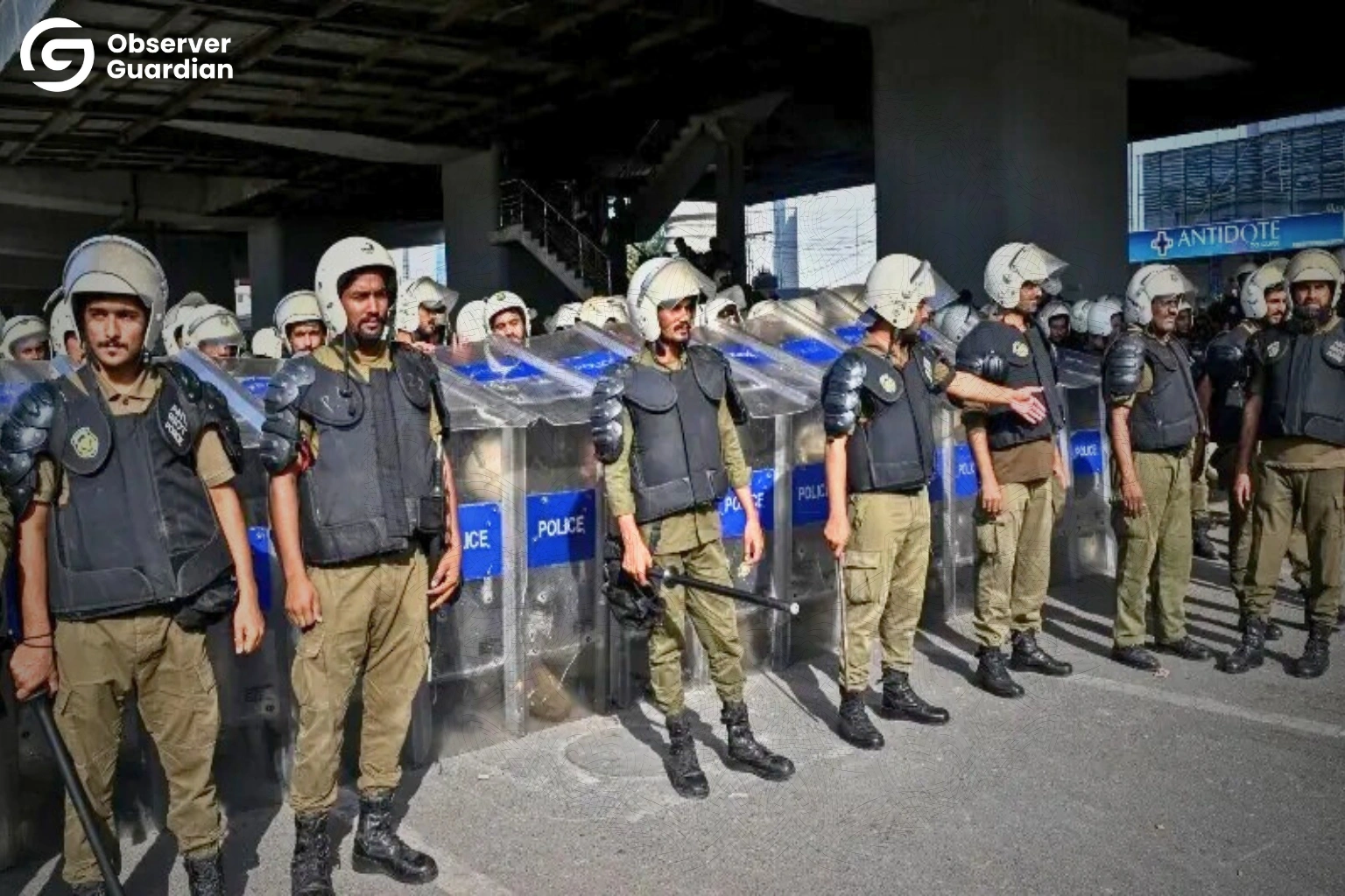 Sectarianism was also employed