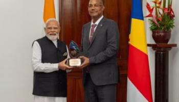 Modi’s Award Diplomacy Is Becoming an International Joke